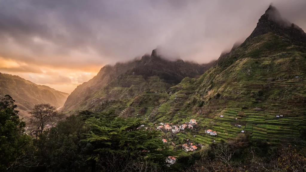 breathtaking-view-village-mountains-captured-madeira-island